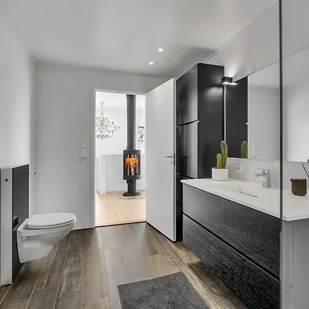 Kais Sauna, Jacuzzi, Cinema And Balcony House! Central Location Tromso Exterior photo