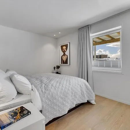 Kais Sauna, Jacuzzi, Cinema And Balcony House! Central Location Tromso Exterior photo