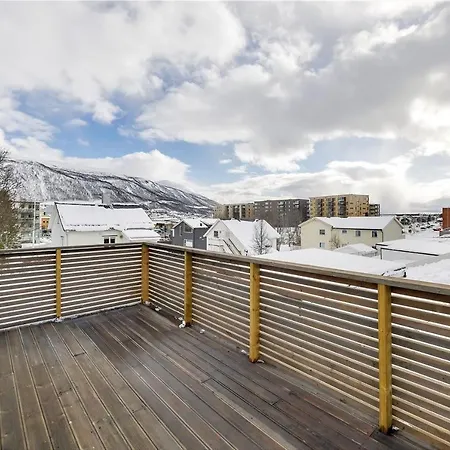 Kais Sauna, Jacuzzi, Cinema And Balcony House! Central Location Tromso Exterior photo
