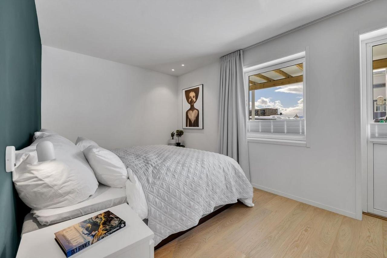 Kais Sauna, Jacuzzi, Cinema And Balcony House! Location Apartment *
