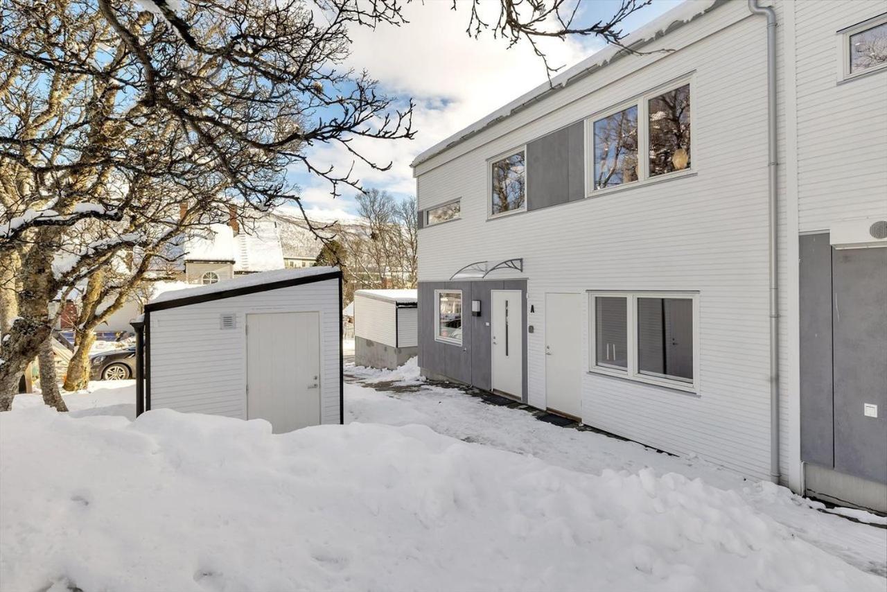 Kais Sauna, Jacuzzi, Cinema And Balcony House! Location * Tromsø