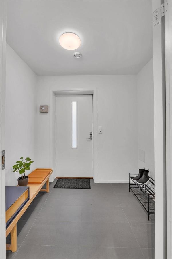 Apartment Kais Sauna, Jacuzzi, Cinema And Balcony House! Location Tromso
