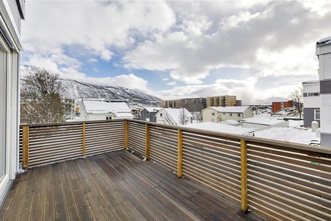 Kais Sauna, Jacuzzi, Cinema And Balcony House! Location