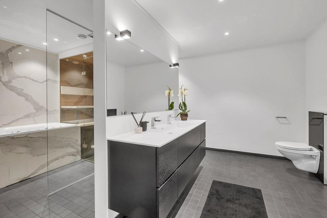 Kais Sauna, Jacuzzi, Cinema And Balcony House! Location Tromso